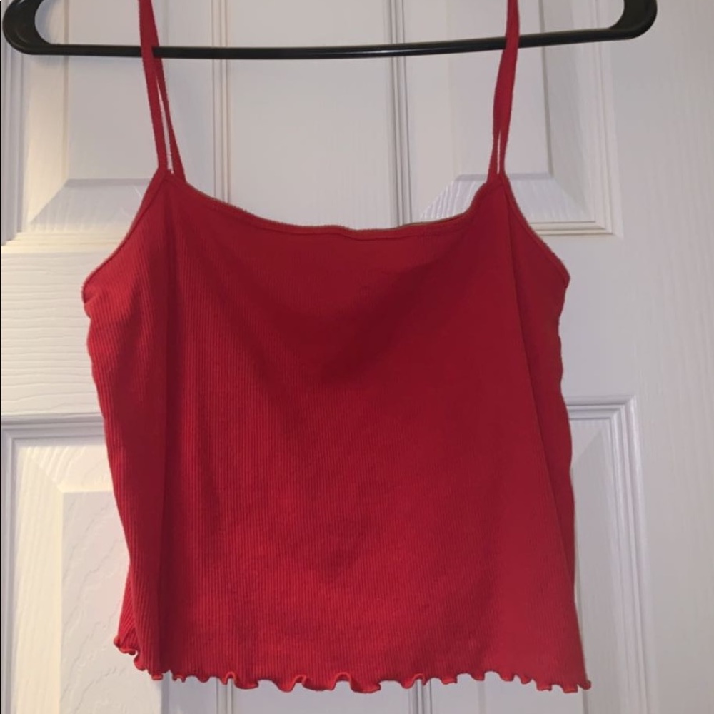 h&m red cropped ruffled tank top
